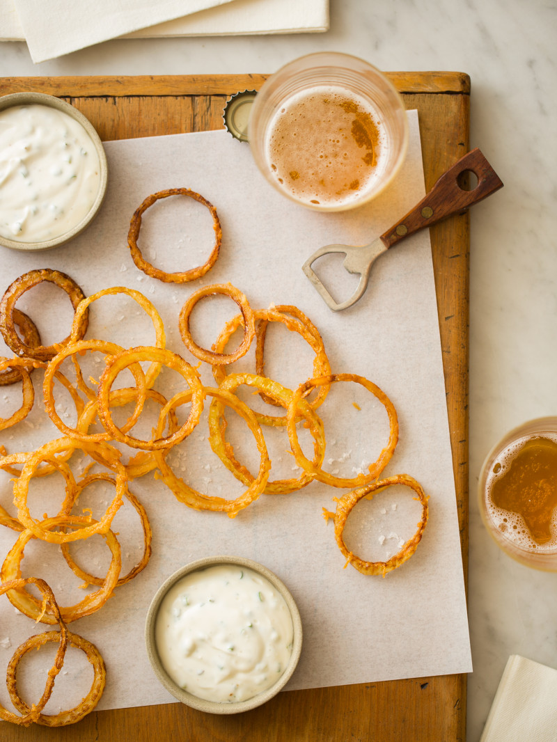 Extra Crispy Beer Battered Onion Rings | Spoon Fork Bacon