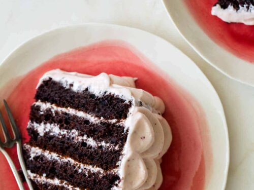 https://www.spoonforkbacon.com/wp-content/uploads/2013/08/devils-food-cake-real-strawberry-frosting-1-500x375.jpg