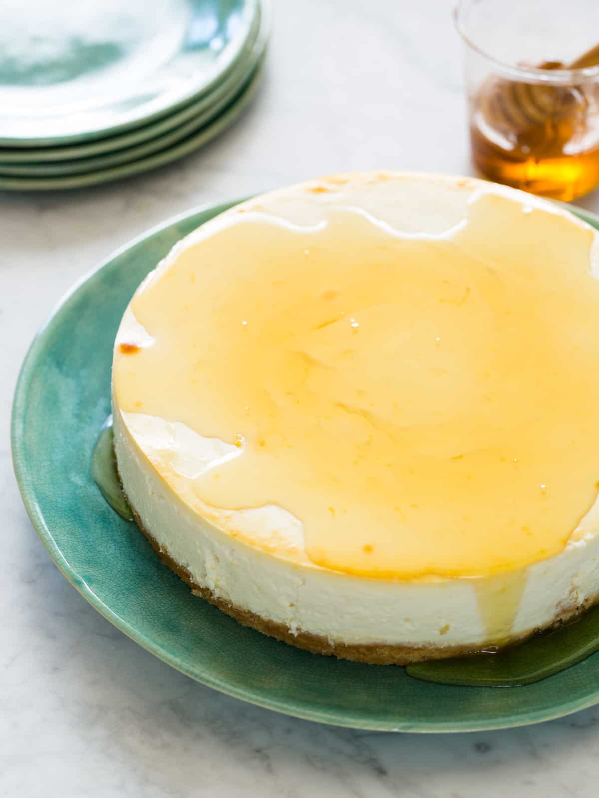 https://www.spoonforkbacon.com/wp-content/uploads/2013/08/goat-cheese-cheesecake1-1.jpg