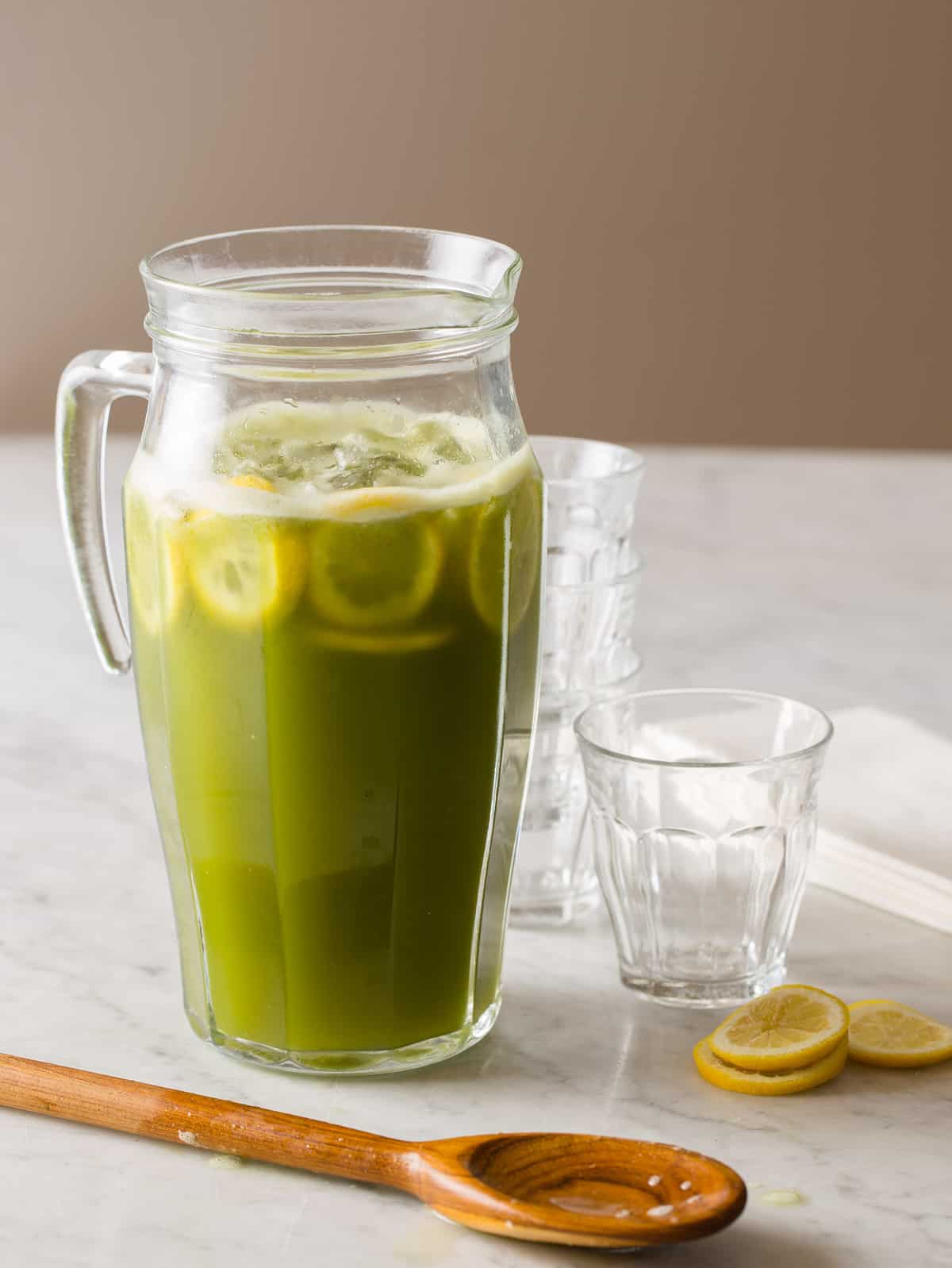 https://www.spoonforkbacon.com/wp-content/uploads/2014/07/matcha_lemonade1-1.jpg