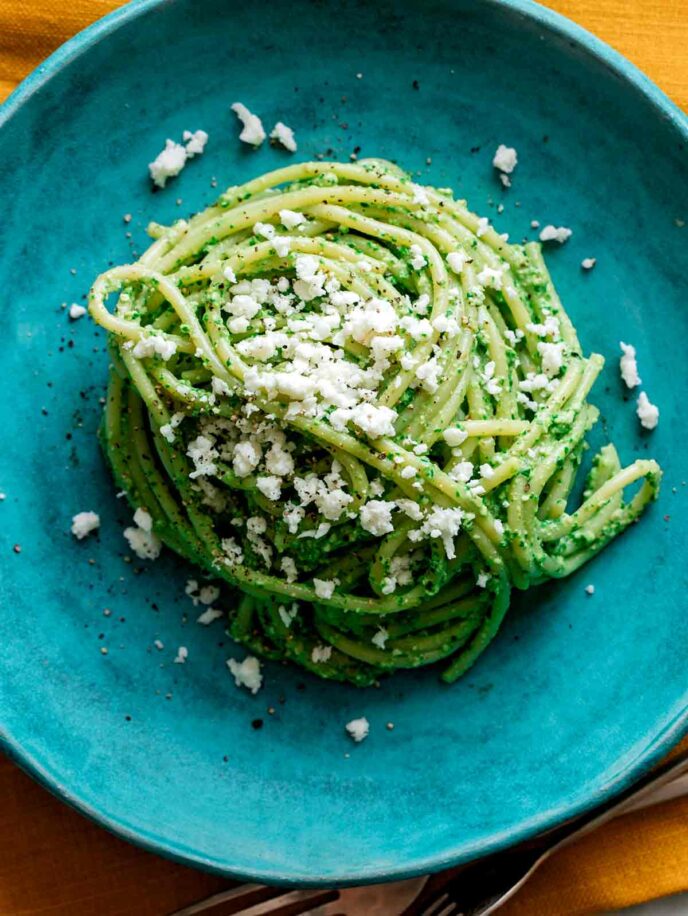 https://www.spoonforkbacon.com/wp-content/uploads/2016/01/green_spaghetti_recipe_v2-688x916.jpg