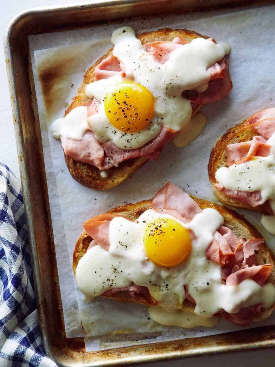 Croque Madame recipe - breakfast sandwich | Spoon Fork Bacon