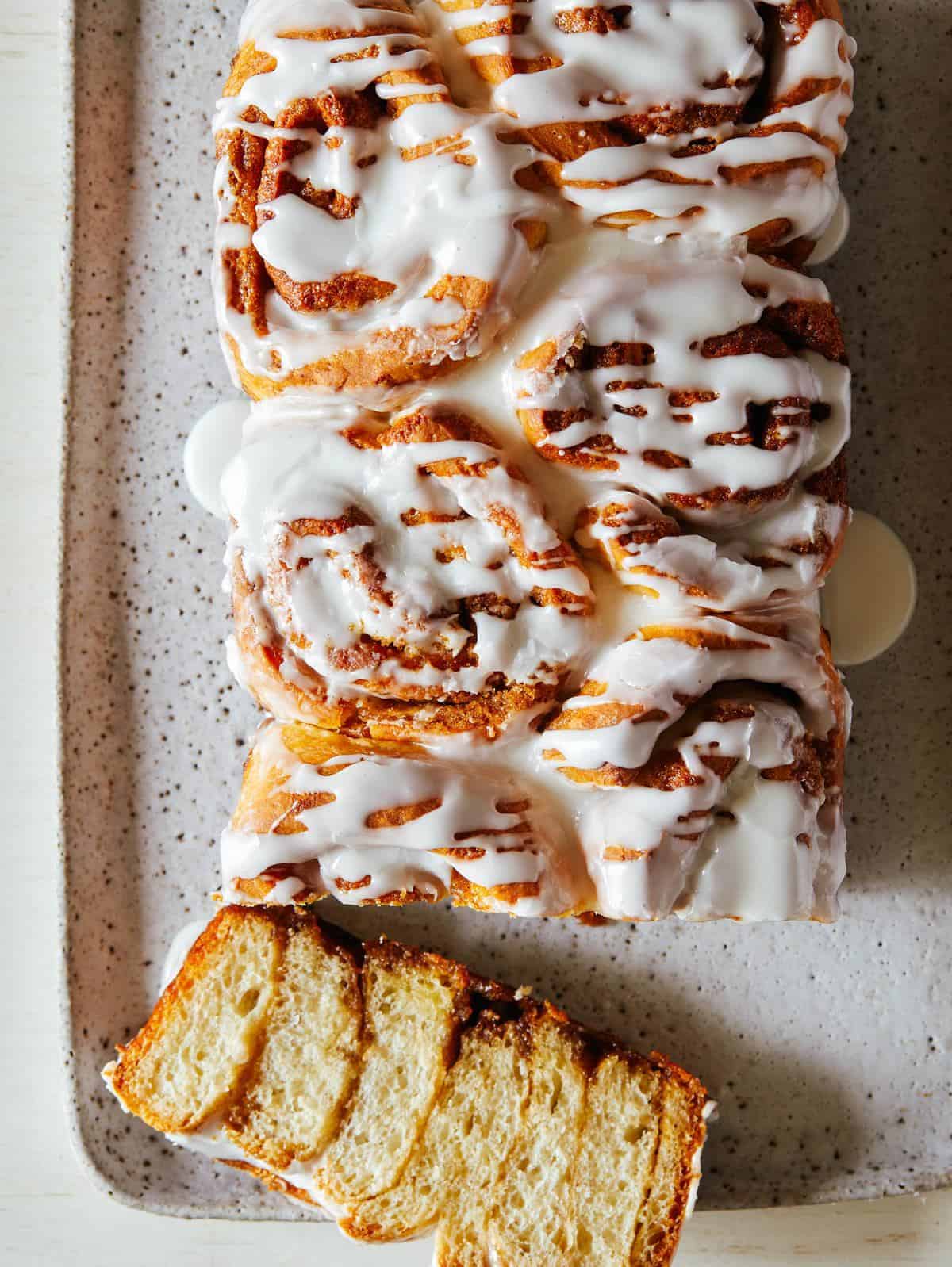 https://www.spoonforkbacon.com/wp-content/uploads/2019/05/recipe_cinnamon_roll_loaf.jpg