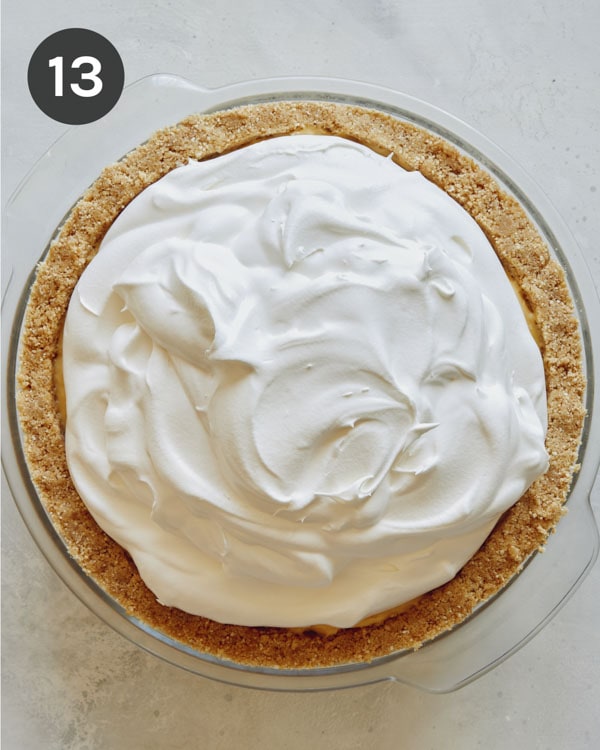 A banana cream pie in a pie dish. 